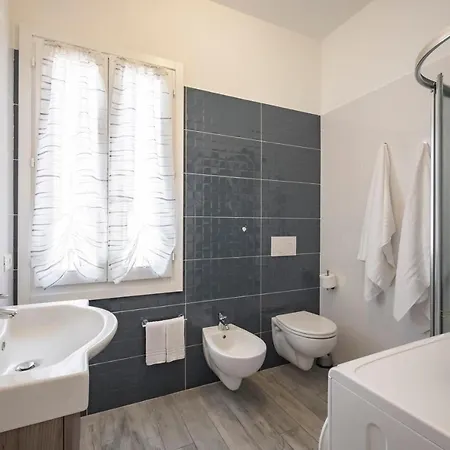 Le Di Salvia San Vincenzo