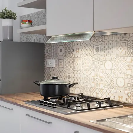 Le Di Salvia San Vincenzo