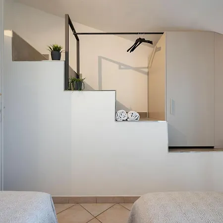 Le Di Salvia San Vincenzo